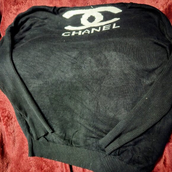 Black Chanel Long Sleeved Sweater - Picture 3 of 4